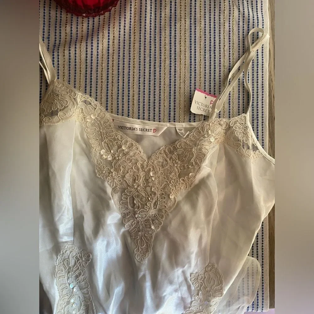 Victoria’s Secret One Piece Womens Size Large Lingerie Beige Satin Lace NWT